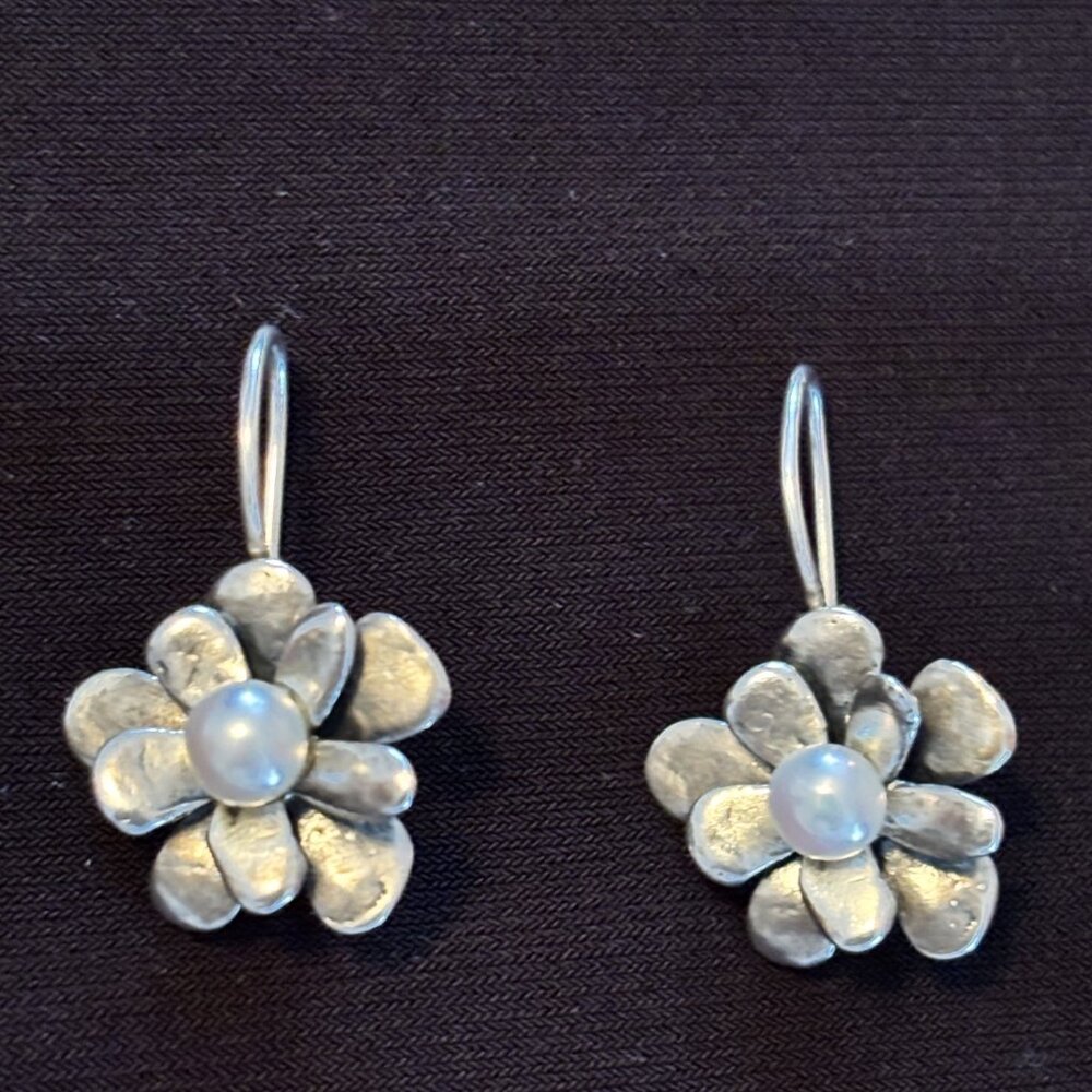 Silpada Love Bloom Earrings